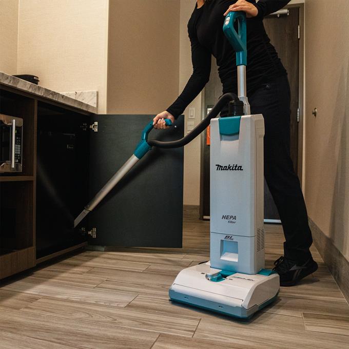 Makita DVC560PT2 Cordless Commercial Upright Vacuum